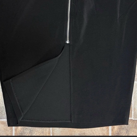 NWT Express Crew Neck Cap Sleeve Back Zipper Midi Sheath Dress Black Size 8 - Picture 7 of 10